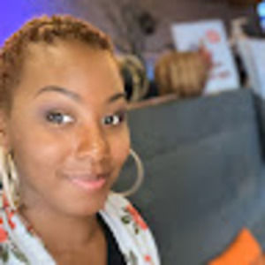 Meet your Posher, Desi